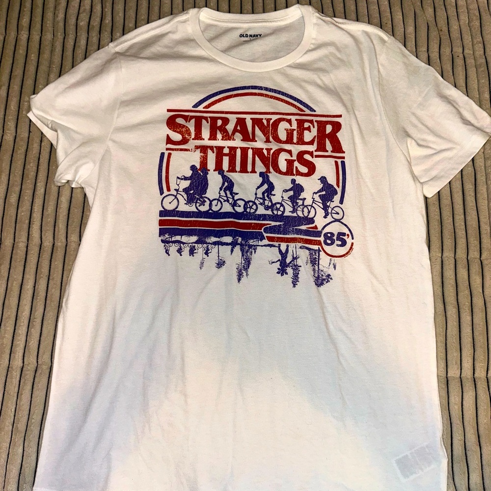 Old Navy Stranger Things Graphic T-Shirt Men’s Large